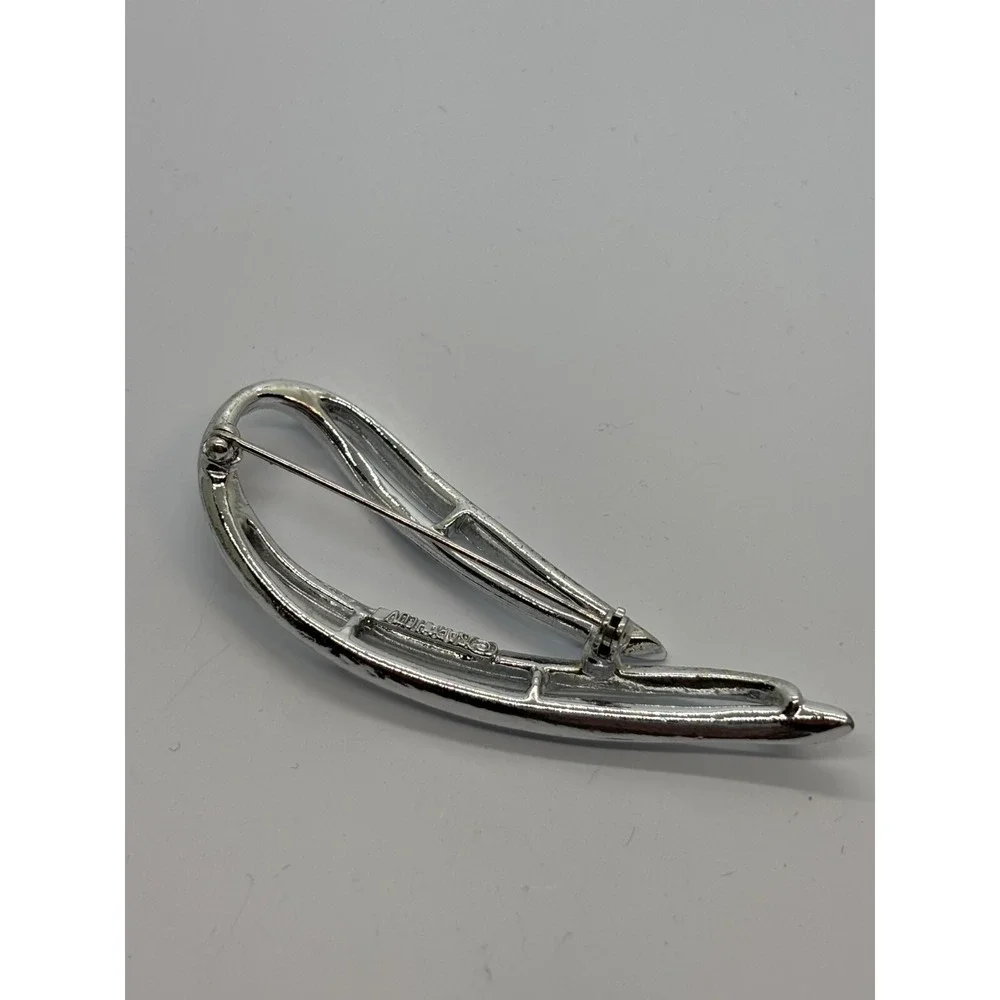 Vintage Brooch Silver Tone‎ with Intricate Detail Signed Sarah Coventry